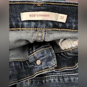 Like New! Levi's women’s 505 Straight Jeans